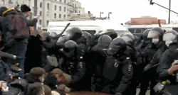Žestoki sukobi diljem Rusije, uhićene tisuće prosvjednika: "Putin je lopov"