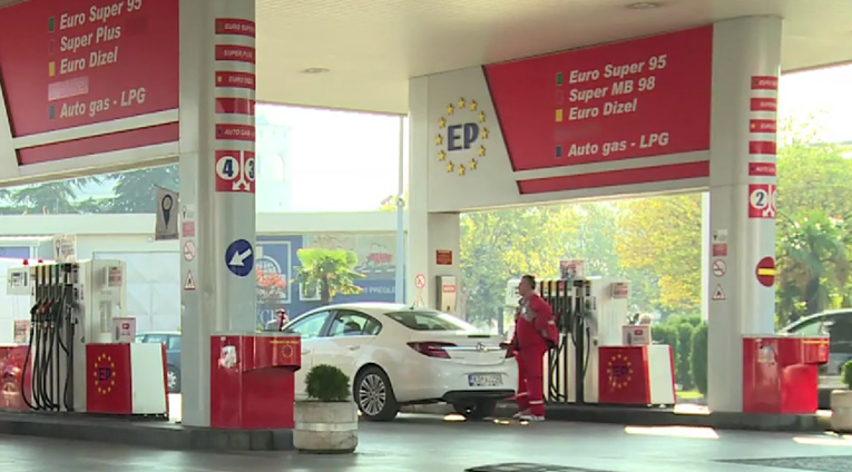 Crnoj Gori prijeti nestašica goriva. Vlada građanima: Ponašajte se razumno