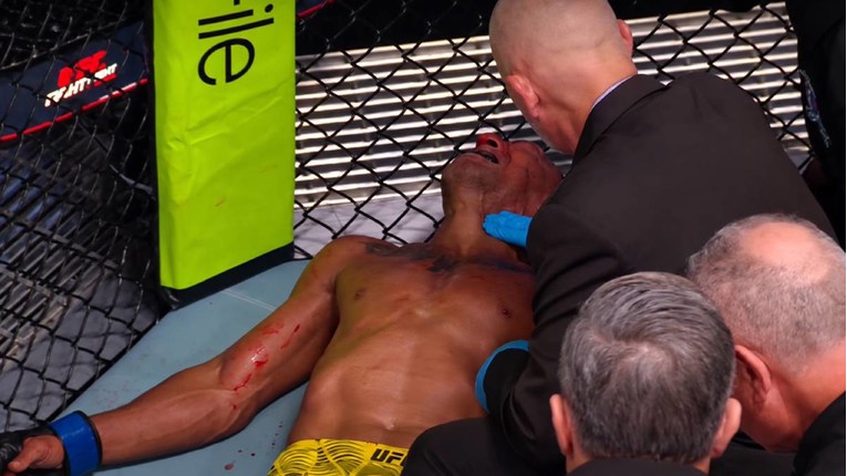 VIDEO Strašne scene u UFC-ovoj borbi. Borac je kolabirao, protivnik ga je odbio udarati