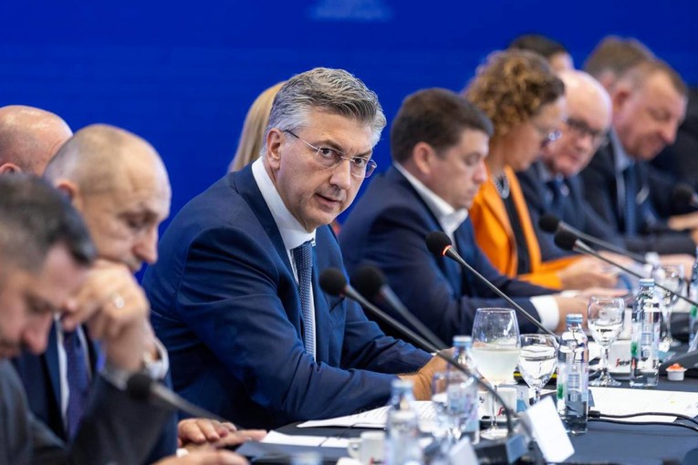 Plenković: U Slavoniji smo ugovorili projekte vrijedne 5,5 milijardi eura