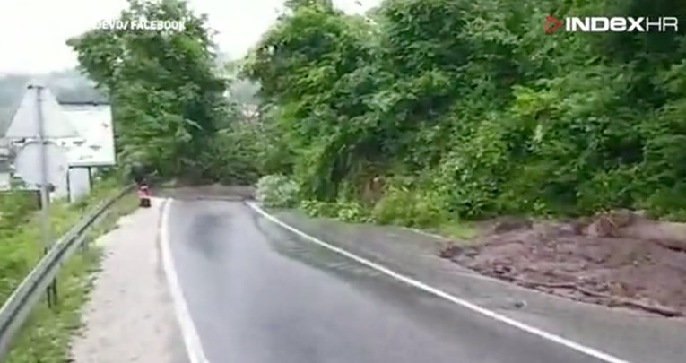 VIDEO Nabujale rijeke u BiH, aktivirana klizišta, poplavljeno preko 100 kuća