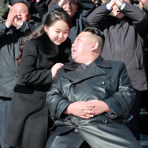 Ovo je nasljednica Kim Jong Una. Zajedno često gledaju lansiranje raketa