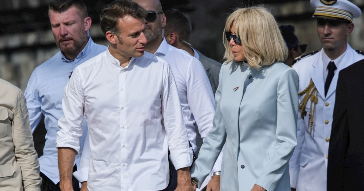 FOTO Macron i Brigitte nakon šamara u Vijetnamu nastavili turneju držeći se za ruku