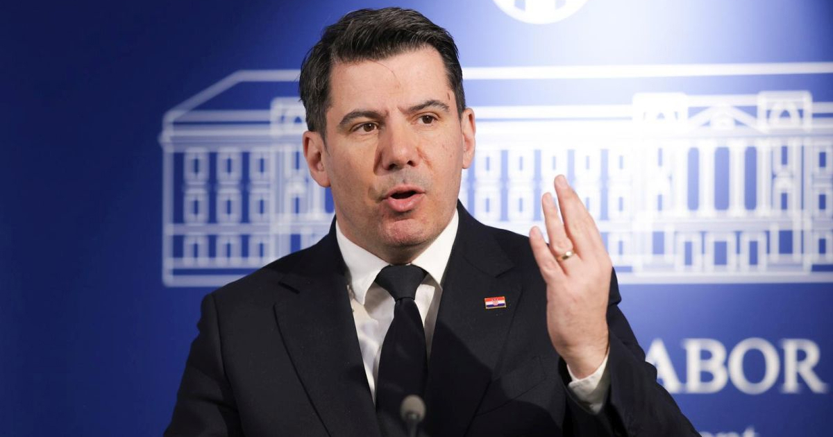 Grmoja: Gradonačelnik Metkovića pokušava se izvući iz afere "bratova svastika"