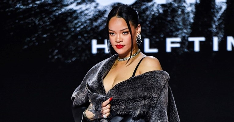 "Moja savršena beba": Rihanna pokazala sina na naslovnici britanskog Voguea