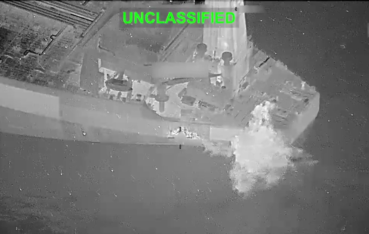 VIDEO Američka vojska projektilom pogodila jedan tanker koji je plovio prema Iranu
