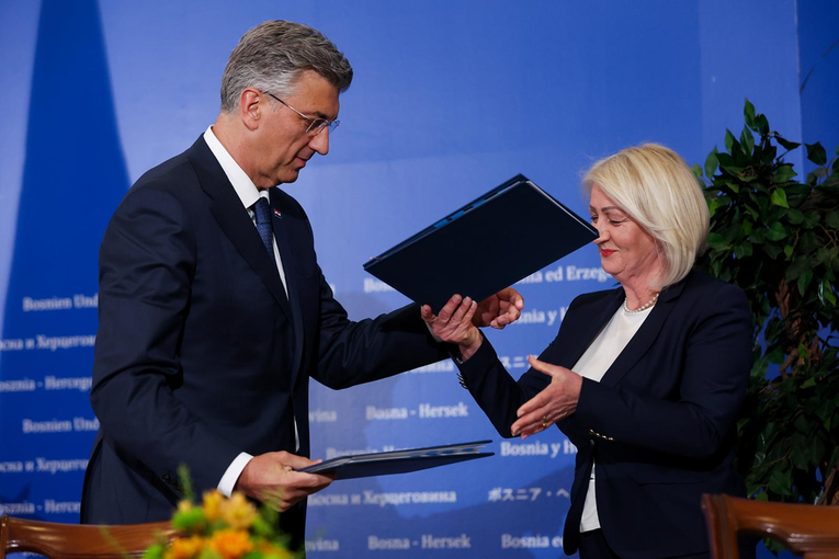 Plenković u Sarajevu potpisao novi ugovor o graničnim prijelazima