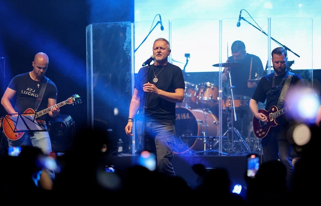 Publika na Gripama Thompsonu vikala "Hoćemo još", pjevač se vratio na pozornicu