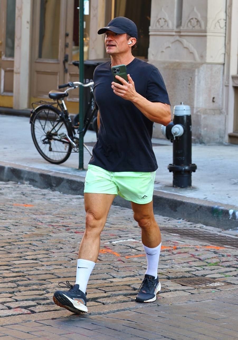 Orlando Bloom nakon rastave od Katy Perry izgleda bolje nego ikad, pokazao je mišiće