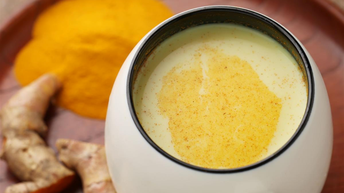 Jeste li čuli za zlatno mlijeko? Jednostavan napitak koji jača imunitet