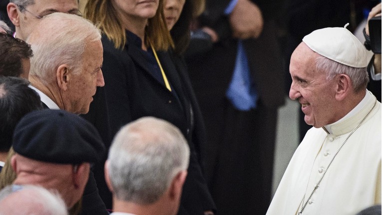 Biden posjetio Papu tijekom žestoke debate o pobačaju u SAD-u