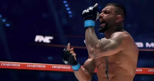 VIDEO Moeil nakon gušenja Vitasovića pokazivao srednji prst publici