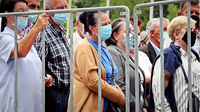EU poziva da se ukinu restrikcije za izvoz cjepiva