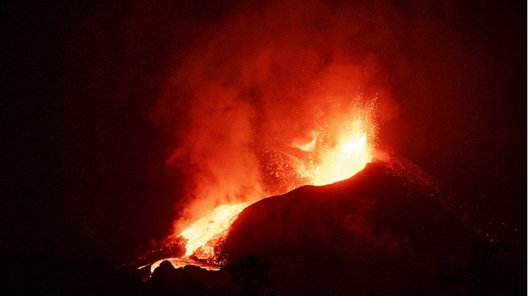 Na španjolskoj La Palmi evakuirano još ljudi zbog vulkanske lave