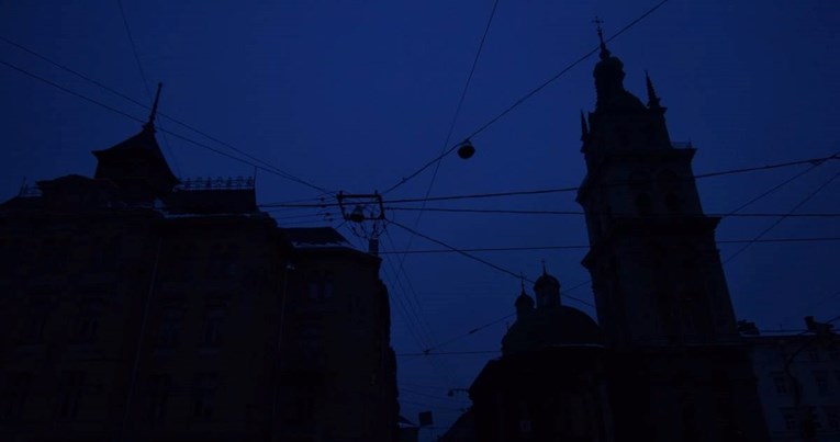Gotovo cijela Ukrajina u mraku, ugašene gotovo sve elektrane