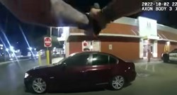 Policajac u SAD-u upucao tinejdžera parkiranog ispred McDonald'sa, otpušten je