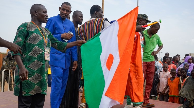 AFP povukao vijest da ambasadori Njemačke i SAD-a moraju napustiti Niger