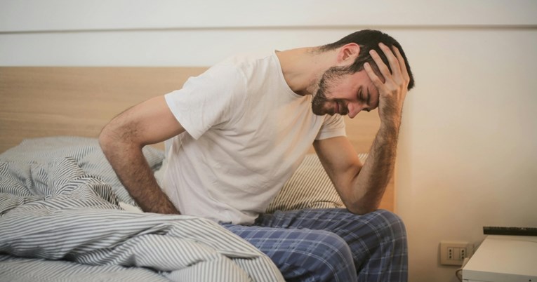 Šest simptoma opasne bolesti koja je u porastu kod mlađih od 50