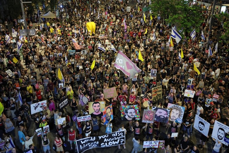 Tisuće prosvjedovale u Izraelu. "Vratite taoce. Arogancija je donijela katastrofu"