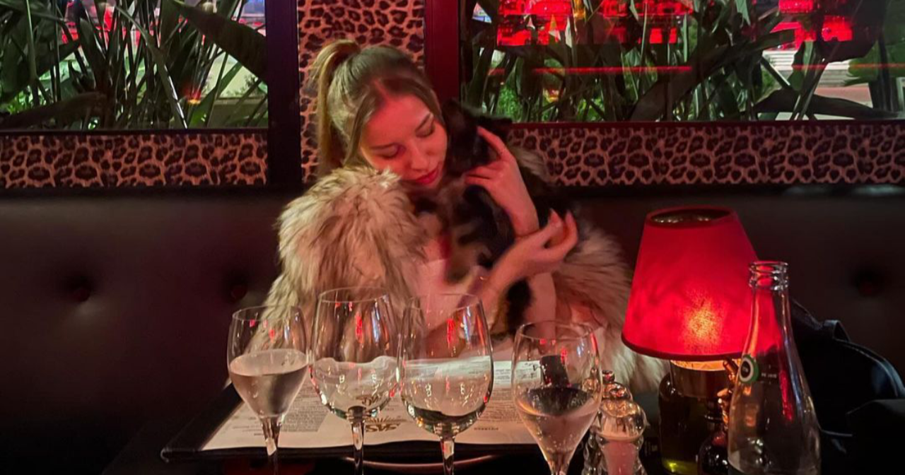 Ema ima tek 23 godine, a u Srbiji već nema bogatije od nje