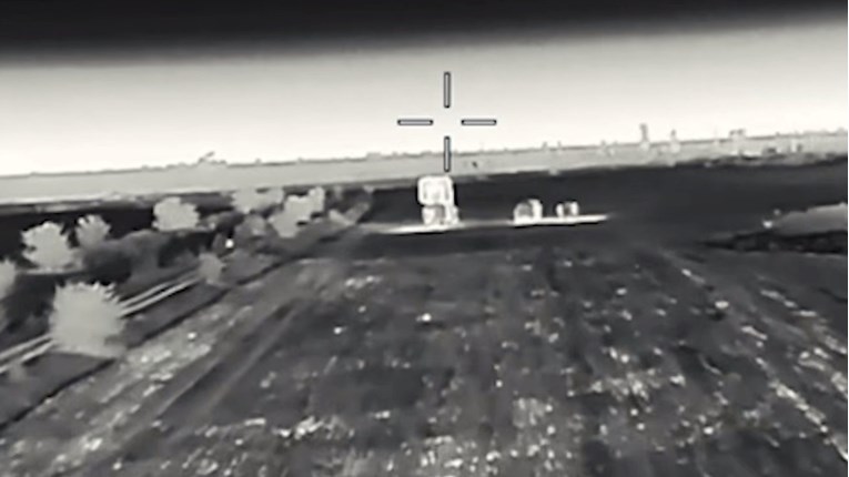 Ukrajina tvrdi da je pogodila ruski sustav S-400 na Krimu, objavljena i snimka