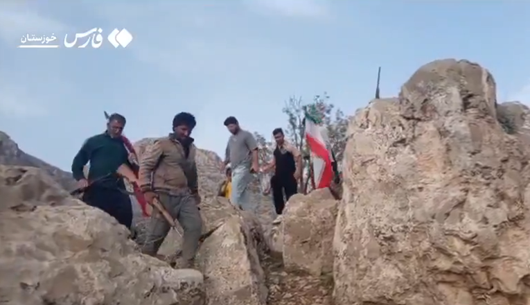 VIDEO Naoružani pripadnici plemena Bahtijari traže američkog pilota