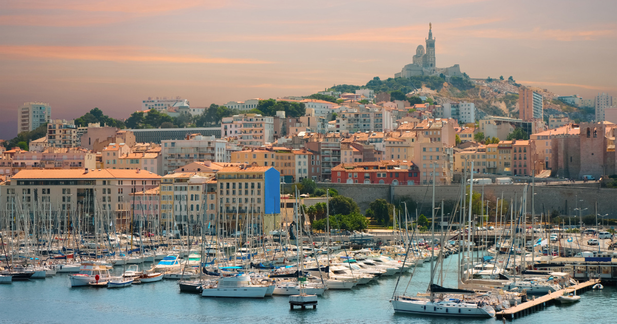 Turisti kažu da je ovaj grad najautentičniji u Europi. Ima blage zime