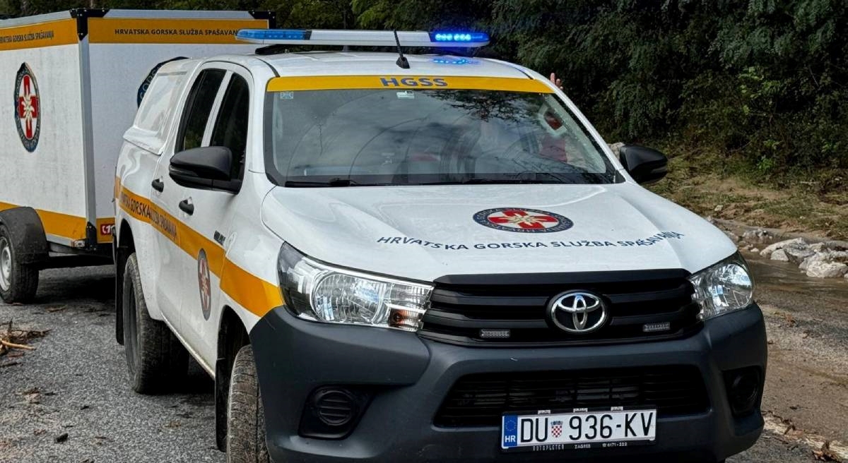 HGSS-ovci stigli u Jablanicu, poveli i potražnog psa
