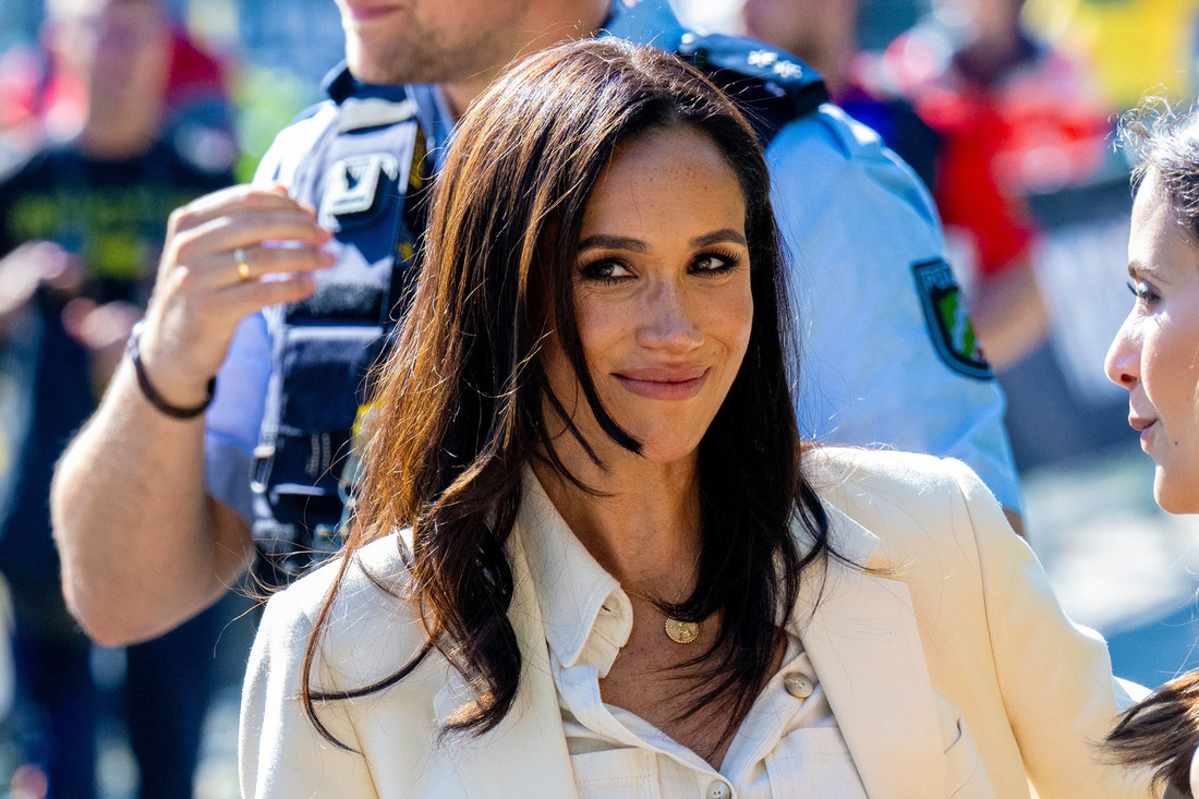 Meghan Markle nosila je tenisice od 70 eura, kupci ih hvale zbog udobnosti