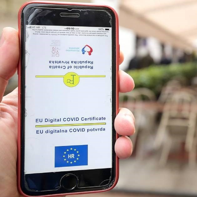 Nakon treće doze cjepiva morate izvaditi novu covid-potvrdu, kaže Stožer