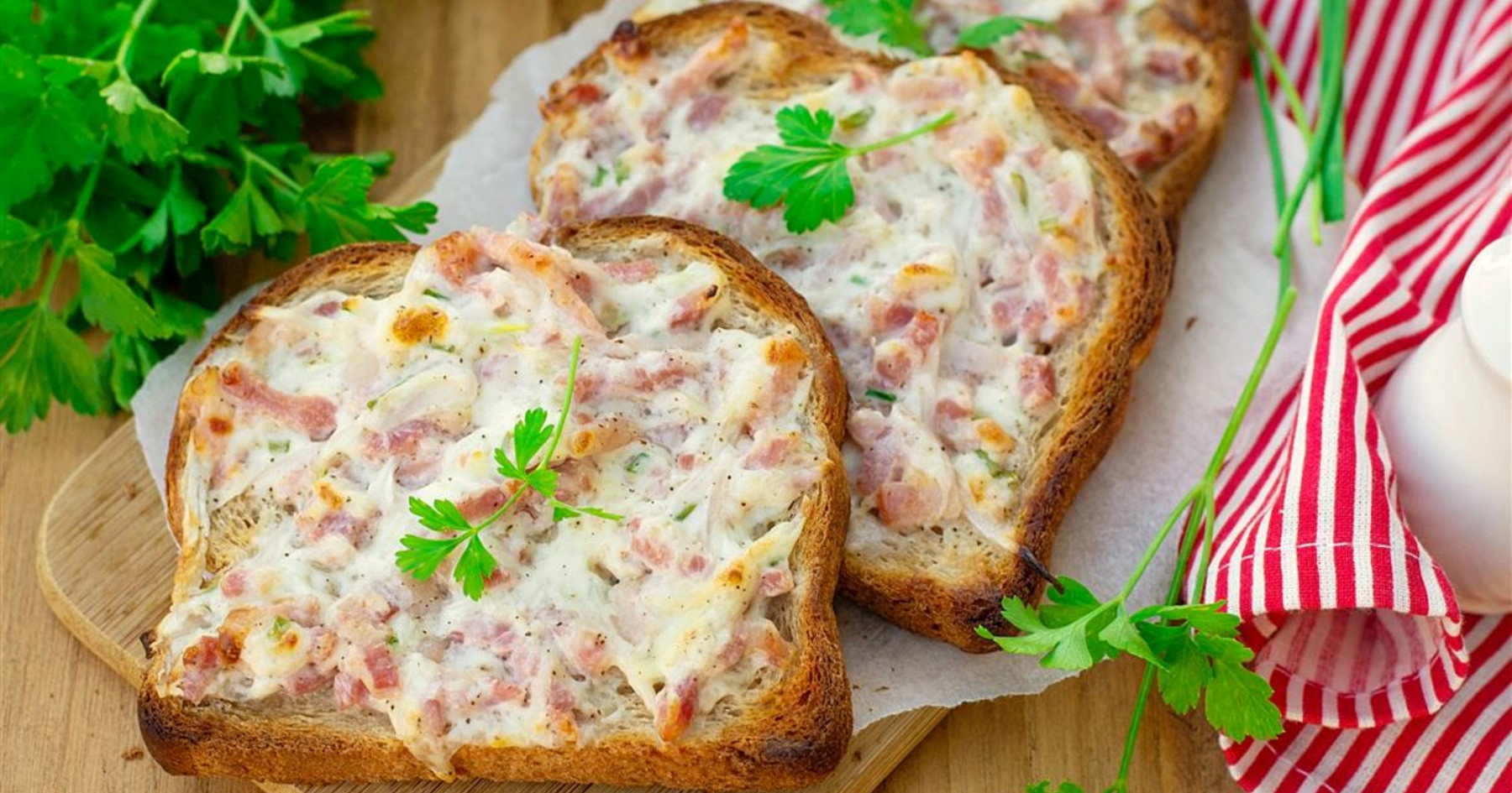 Jednostavni i brzi topli sendviči iz pećnice, odmah će nestati s tanjura