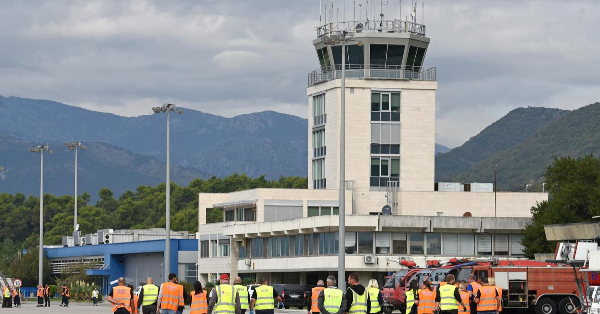 Crnogorska policija zaustavila čarter iz Beograda, blokiran aerodrom