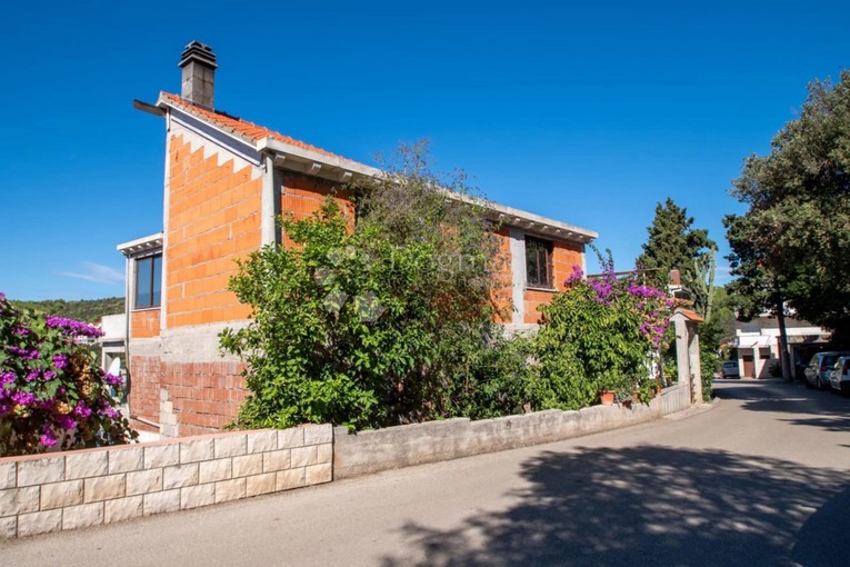 Na Korčuli se prodaje stan uz more, cijena nije fiksna