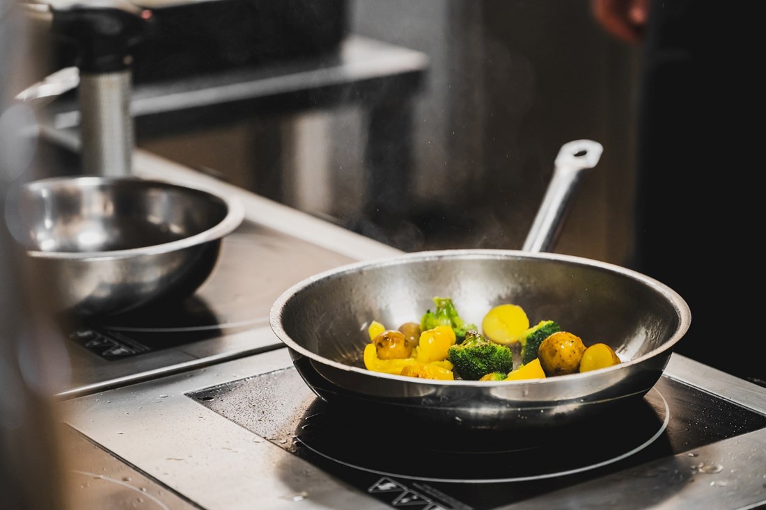 Kupujete posuđe i ne znate što kupiti? Evo koje je posuđe zapravo najkvalitetnije