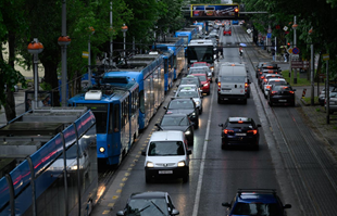 VIDEO Velik zastoj tramvaja u Savskoj u Zagrebu