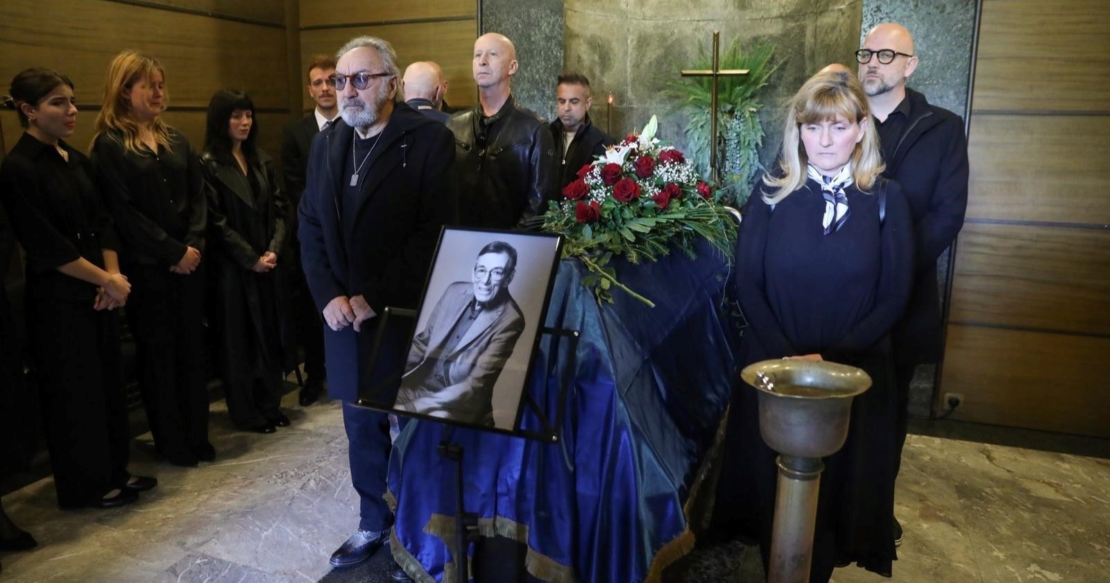 Pokopan Marinko Colnago, Sanja Doležal i Vladimir Kočiš Zec shrvani