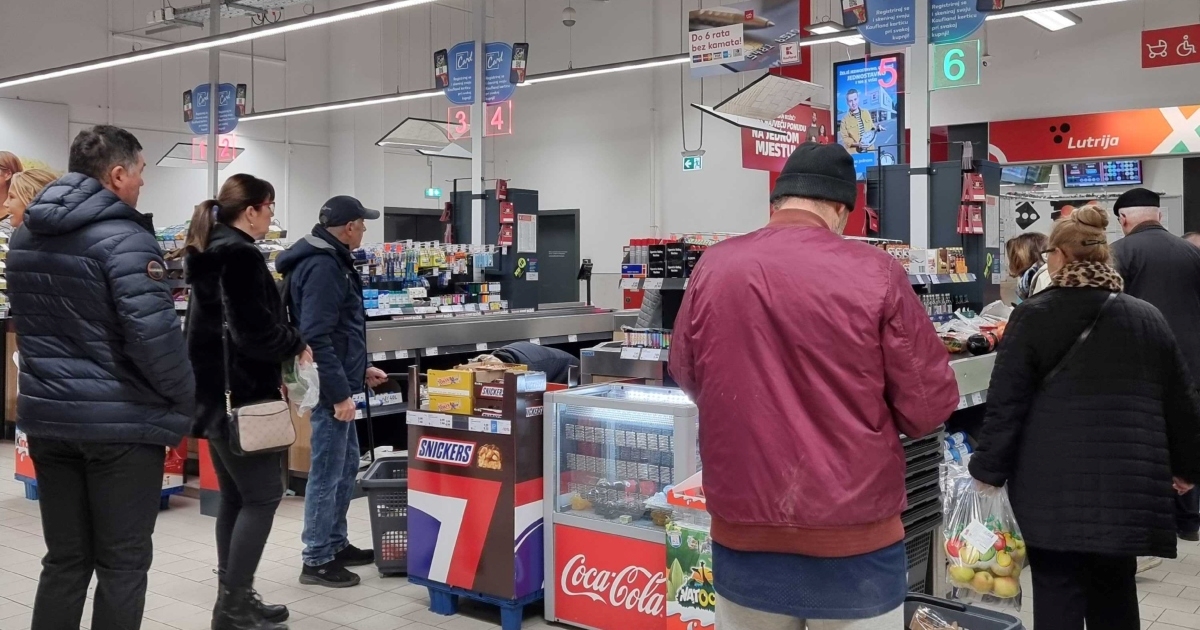 Iduća dva dana ništa ne radi. Ovako je danas bilo u trgovinama i šoping-centrima