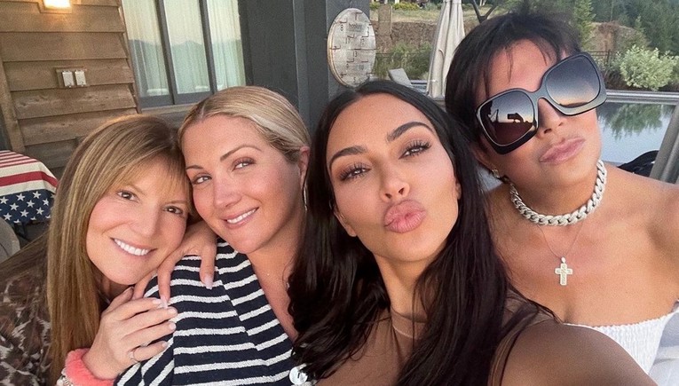Osvanula fotka: Pogledajte kako su sestre Kardashian izgledale 1994.