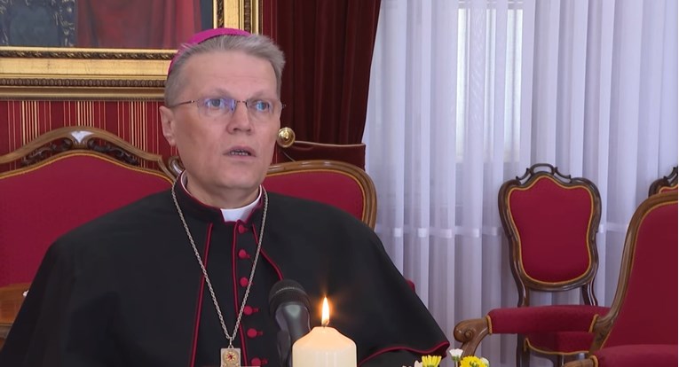 Nadbiskup Hranić: Bahato isticanje sebe i svoje moći je jadno