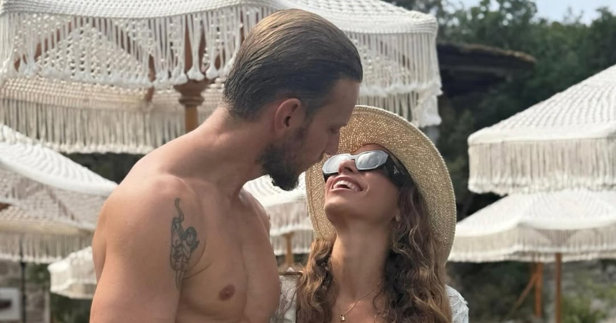 Nerazdvojni i nakon 12 godina: Ivan Rakitić i Raquel razmjenjivali nježnosti na supu