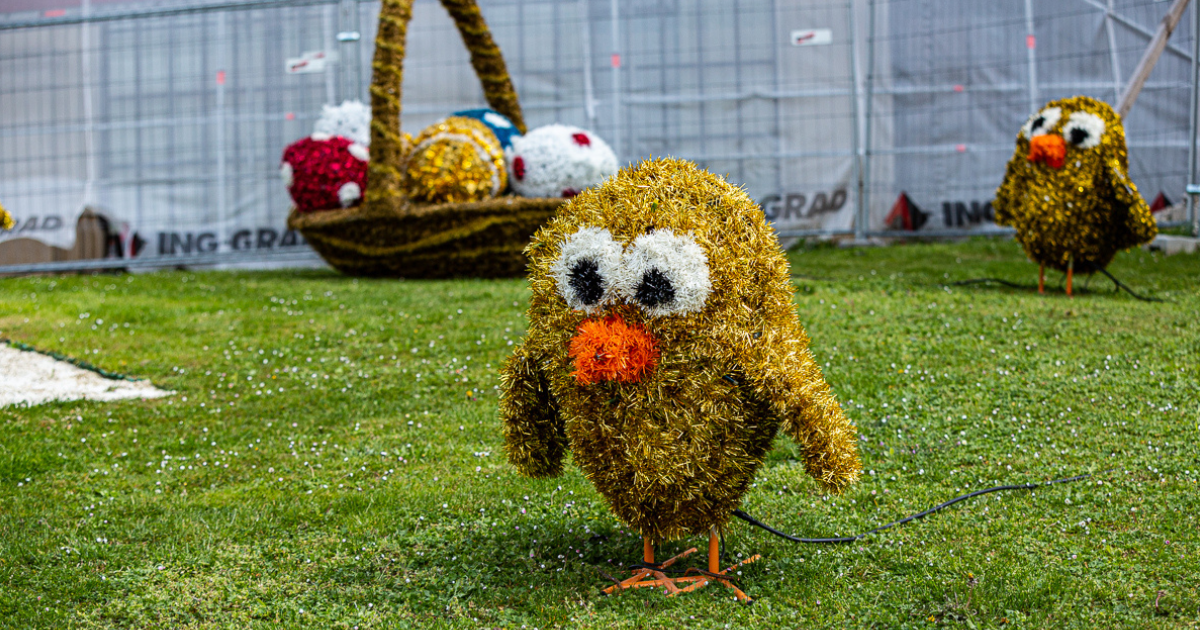 FOTO Uskrsni ukrasi postavljeni na Kaptolu privukli su pažnju prolaznika