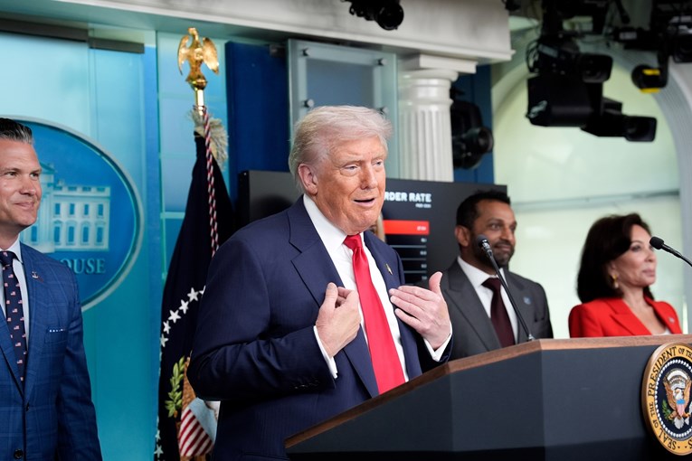 Američki ministar: Novcem naših saveznika će raspolagati Trump