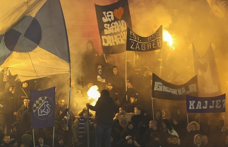 Dinamo rasprodao pretplate. Izvisili navijači koji su čekali u redu