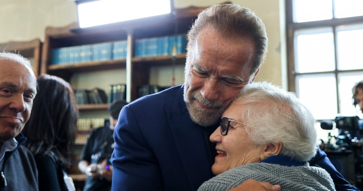 Schwarzenegger posjetio Auschwitz pa poručio: "Borimo se zajedno protiv mržnje"