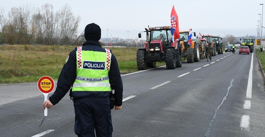 Seljaci i dalje blokiraju cestu kod Županje, najavili i nove punktove prosvjeda