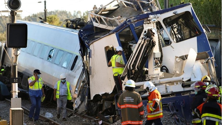 VIDEO Dvoje poginulih i više ozlijeđenih u željezničkoj nesreći u Portugalu