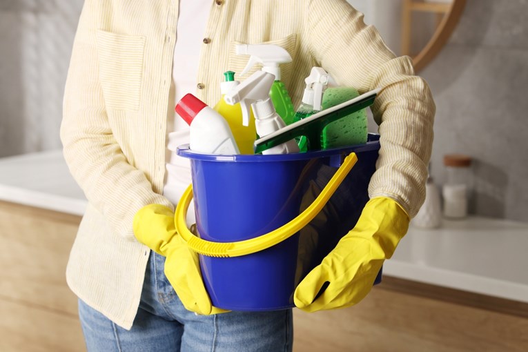 Znanstvenici upozoravaju: Nikada ne miješajte ova sredstva za čišćenje
