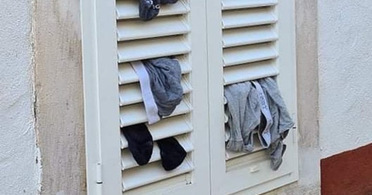 Fotka sušenja rublja u Dalmaciji nasmijala Fejs: "Samo da im ne ukradu mudante"