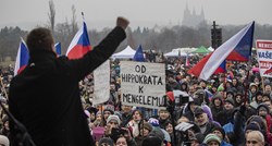 Tisuće prosvjedovale protiv mjera u Pragu: "Da se cijepim? Samo preko mene mrtvog"