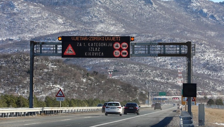 Vozači, oprez. Na A6 kod Grobnika predmet na cesti